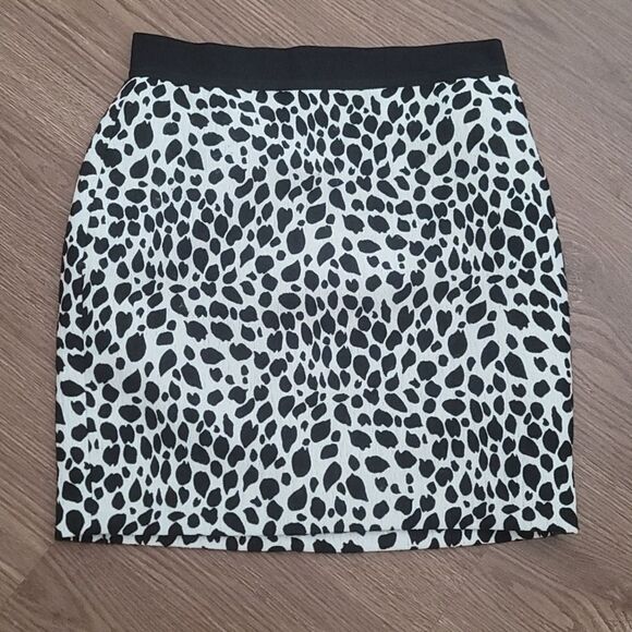 Ann Tylor Animal Print Mini Skirt Size 4 - Picture 1 of 8